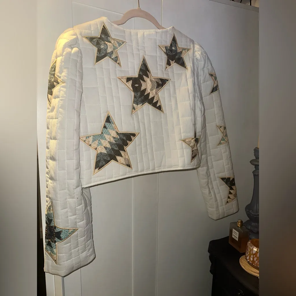 NWOT Blue B Quilted Multi Star Embroidered Padded Zip Up Jacket Size M - Image 12
