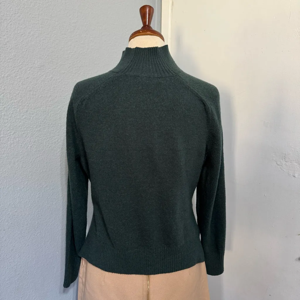 Banana Republic Women Dark Green Turtleneck Long Sleeve Cozy Sweater Size M - Image 6