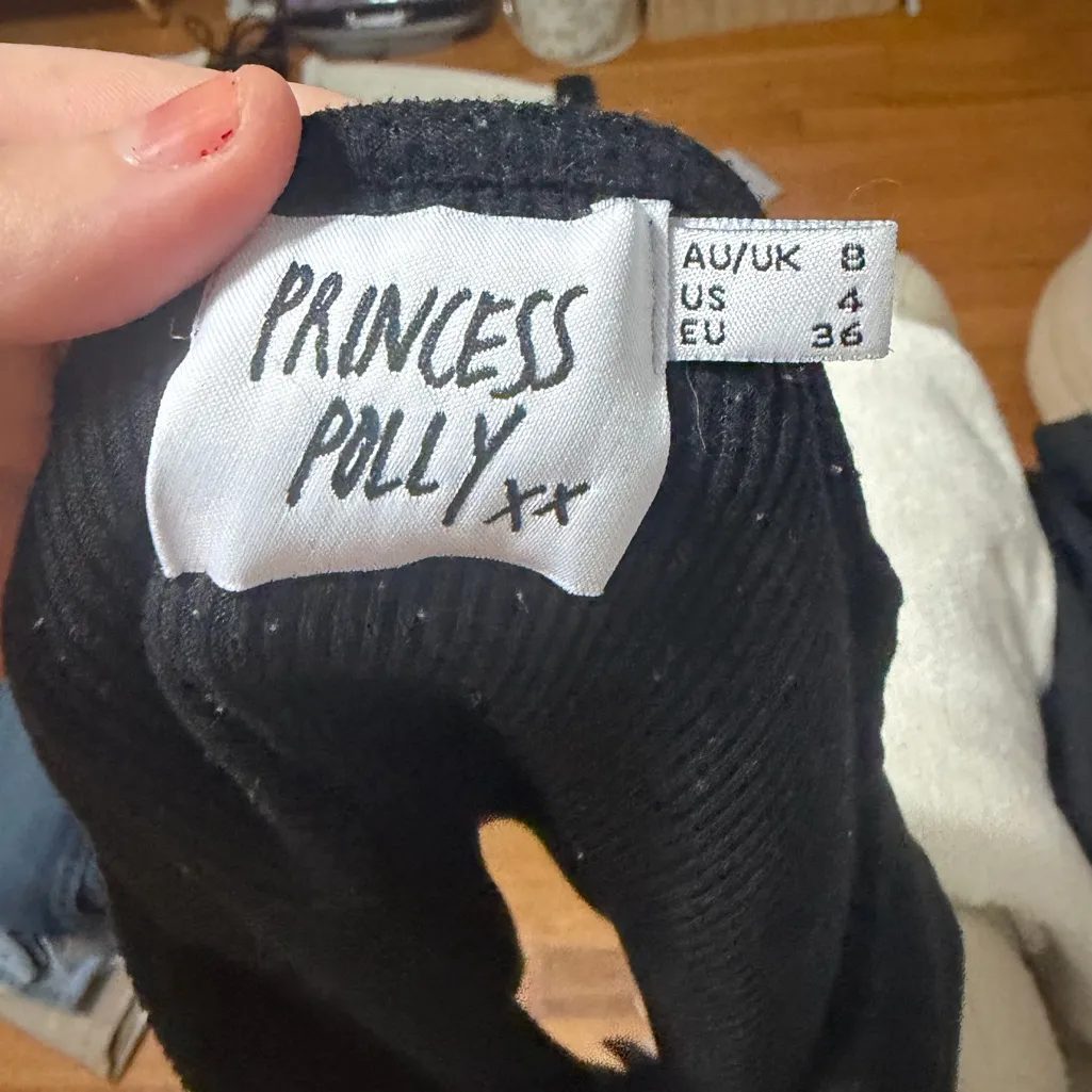 Princess Polly black baby tee - Image 4