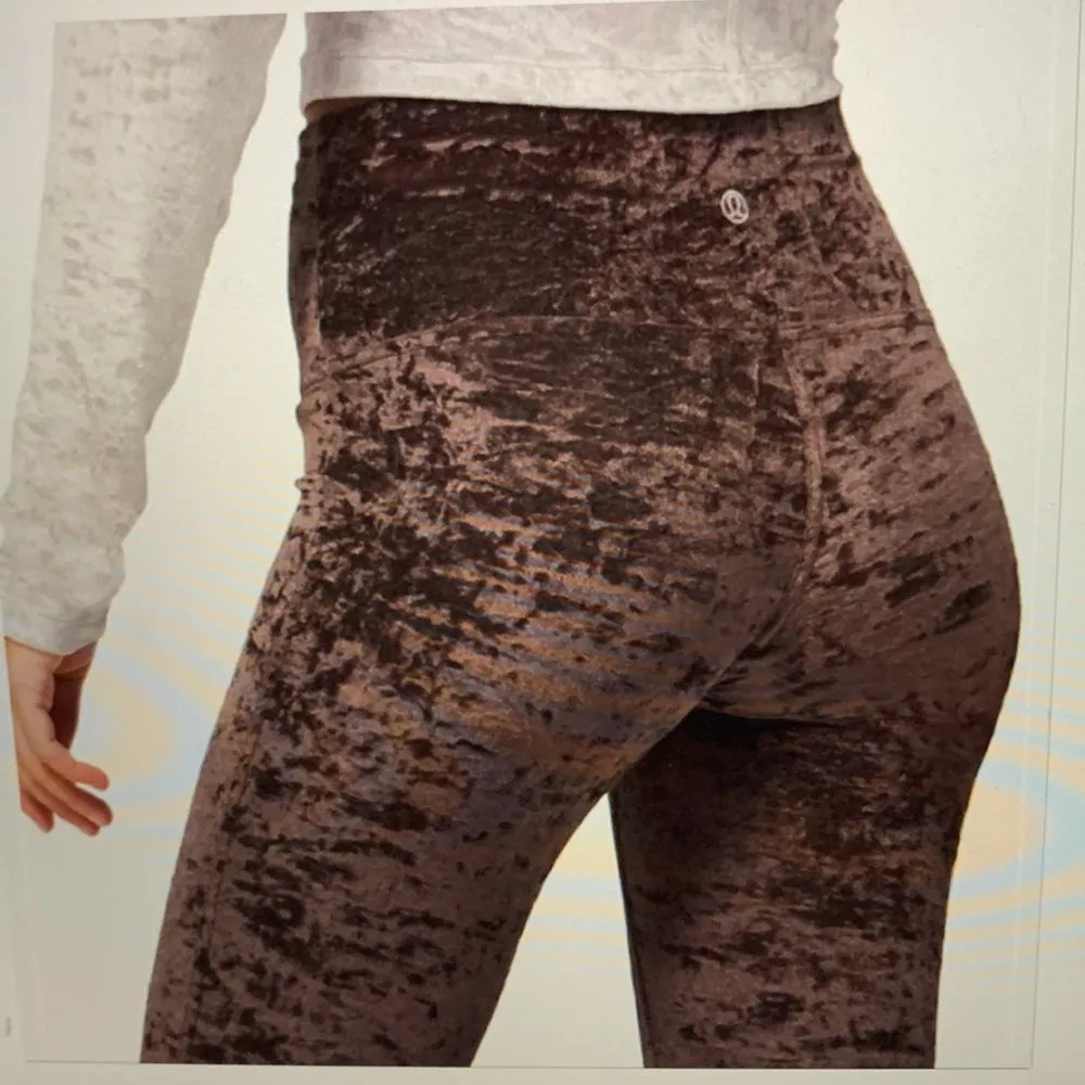 RARE limited addition Lululemon crushed velvet 28 inch leggings - Image 2