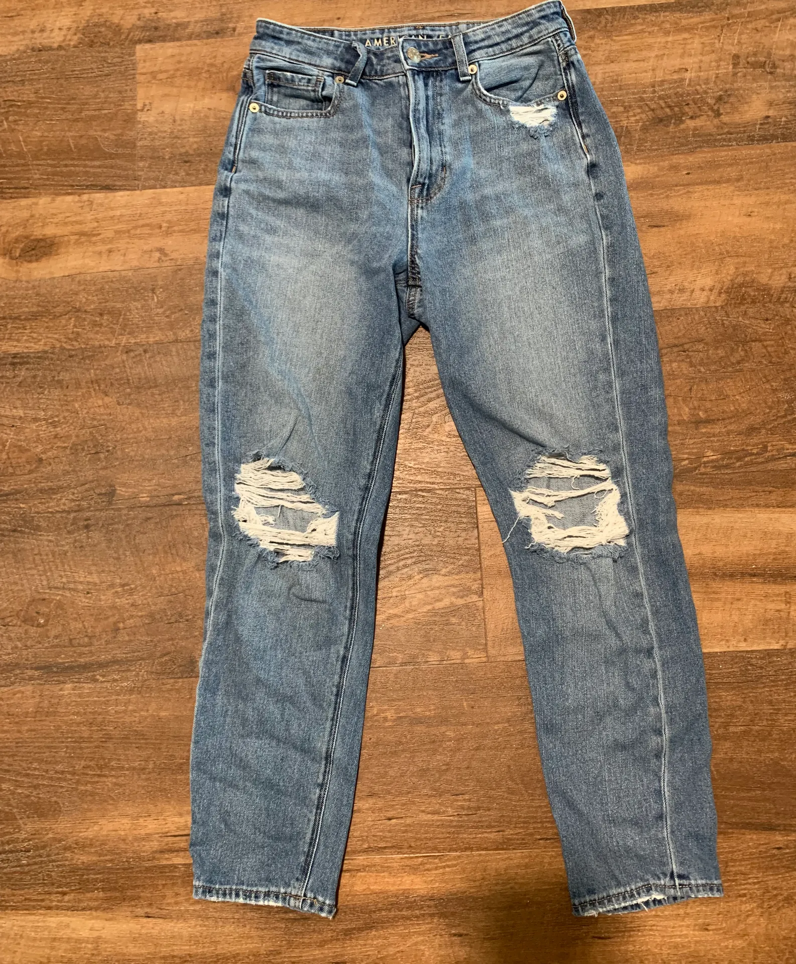 American Eagle Mom Jeans - Image 3