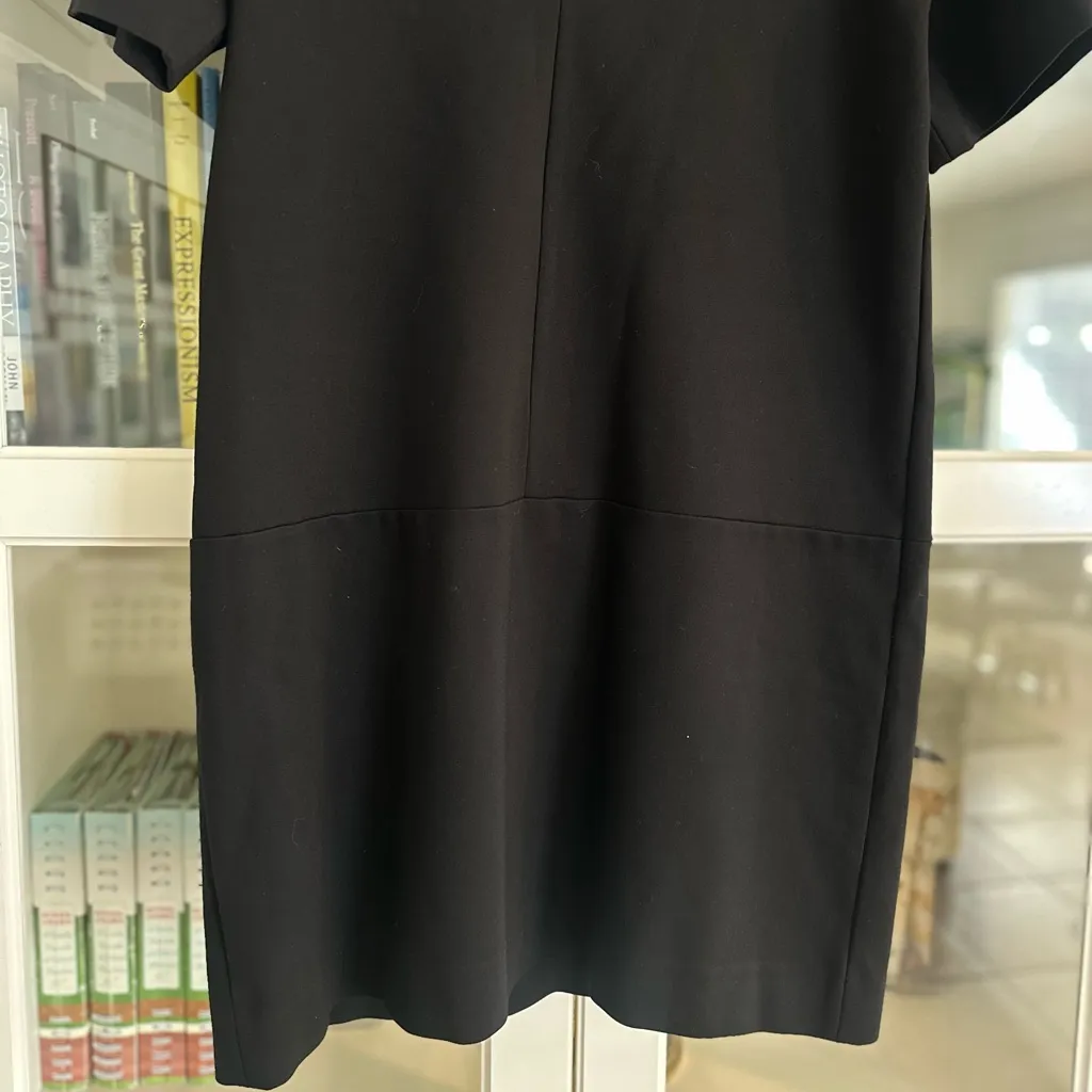 Everlane The Ponte Short-Sleeve Dress in black size‎ large ptp 19.5 - Image 4