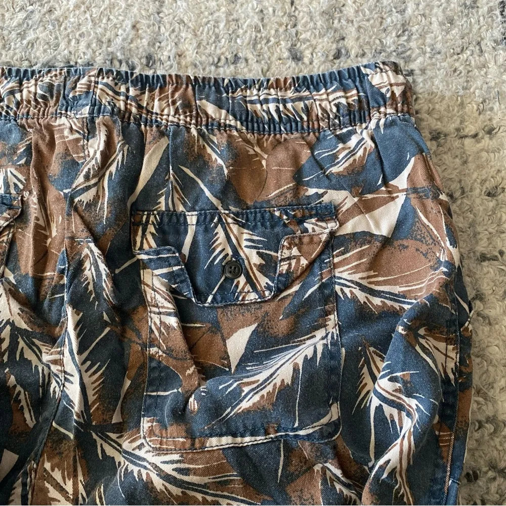 •Nicole Miller tropical print jogger cargo pants• Size L - Image 7