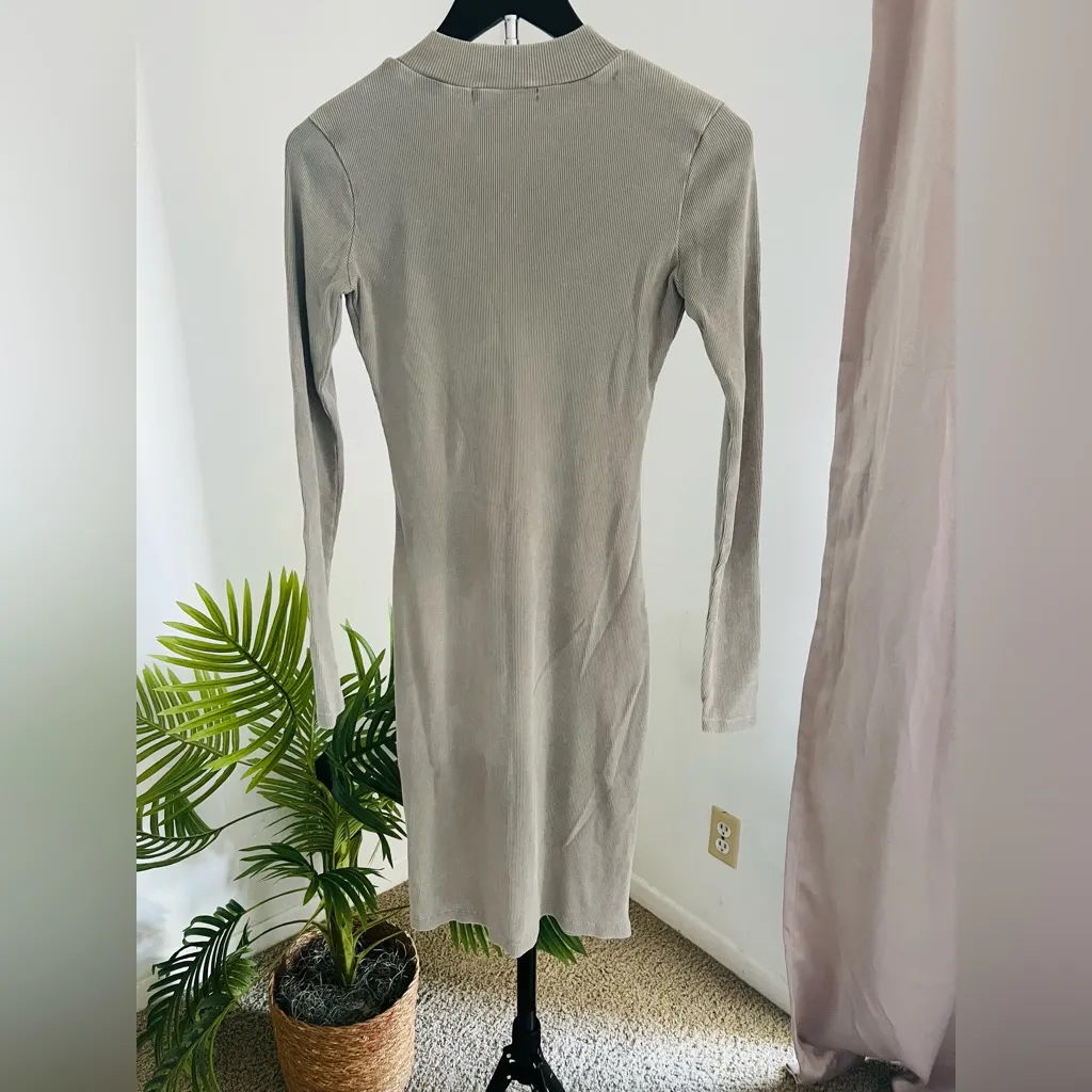 Young, Fabulous & Broke Women’s Mid Length Sweater Dress Size XS - Image 2