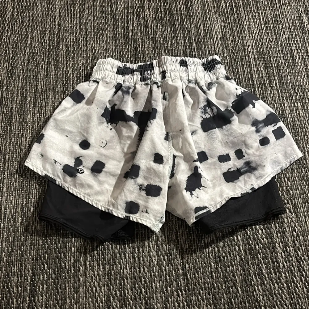 Lululemon Hot To Street Short - Image 2