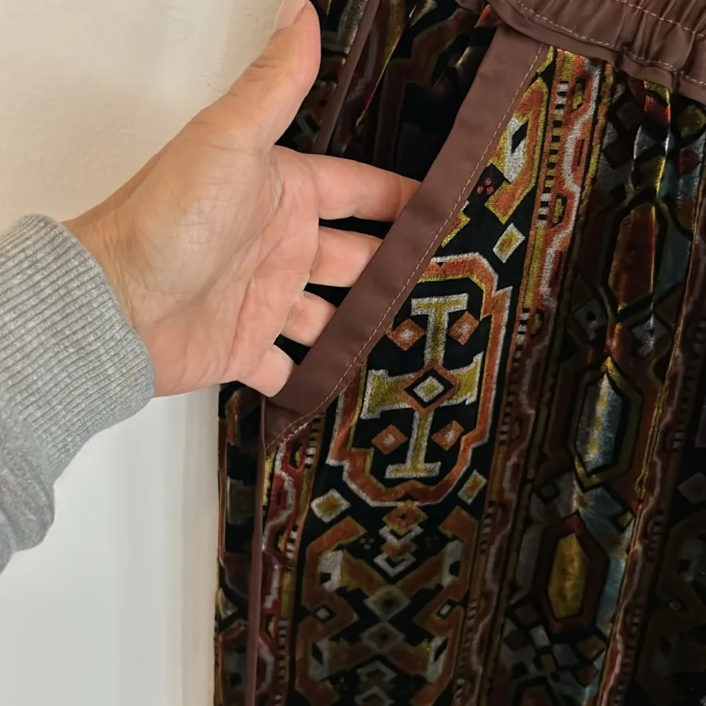 Anthropologie Elevenses Velvet Printed Pants - Image 6