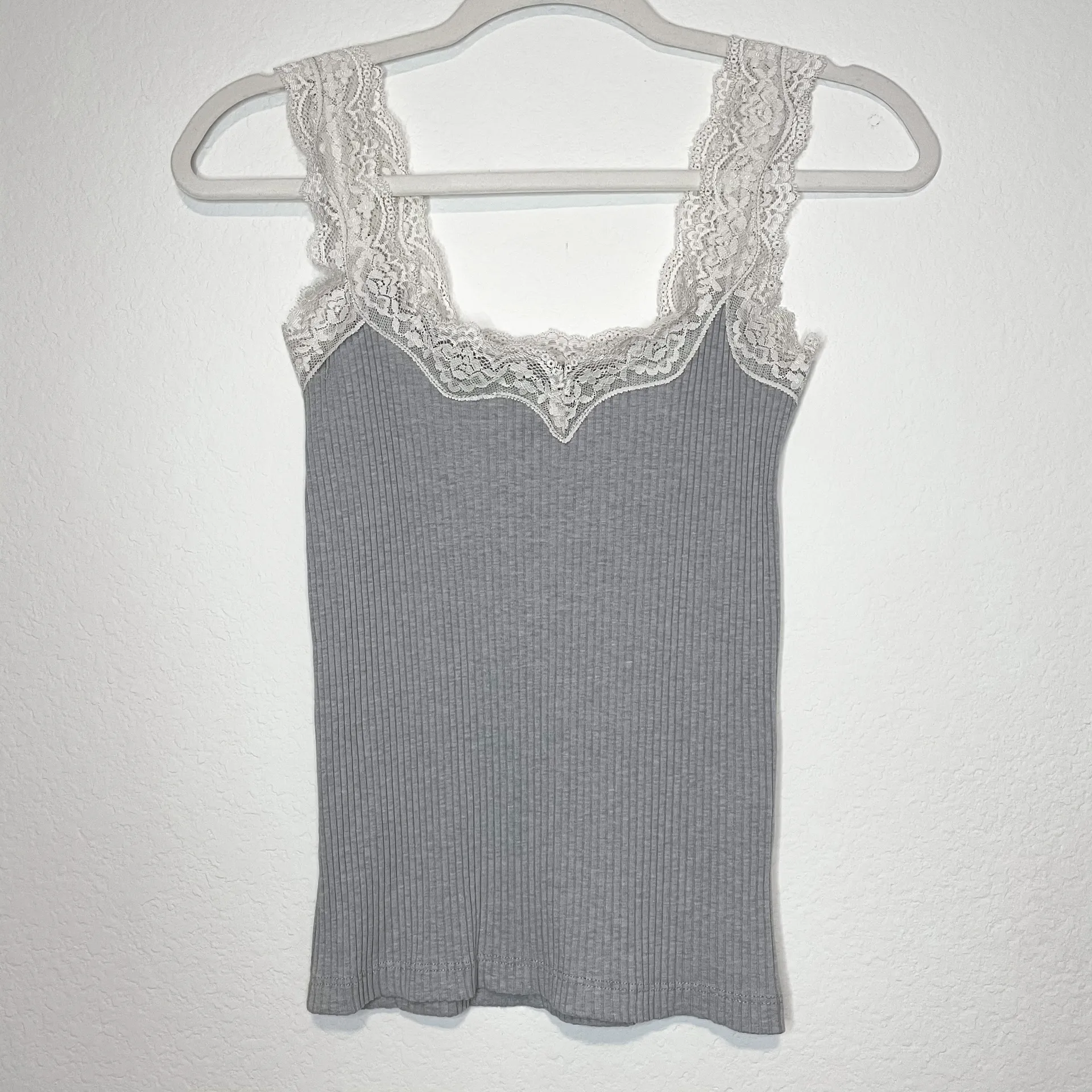 Light Grey Ribbed Lace Trim Tank Top - Image 5