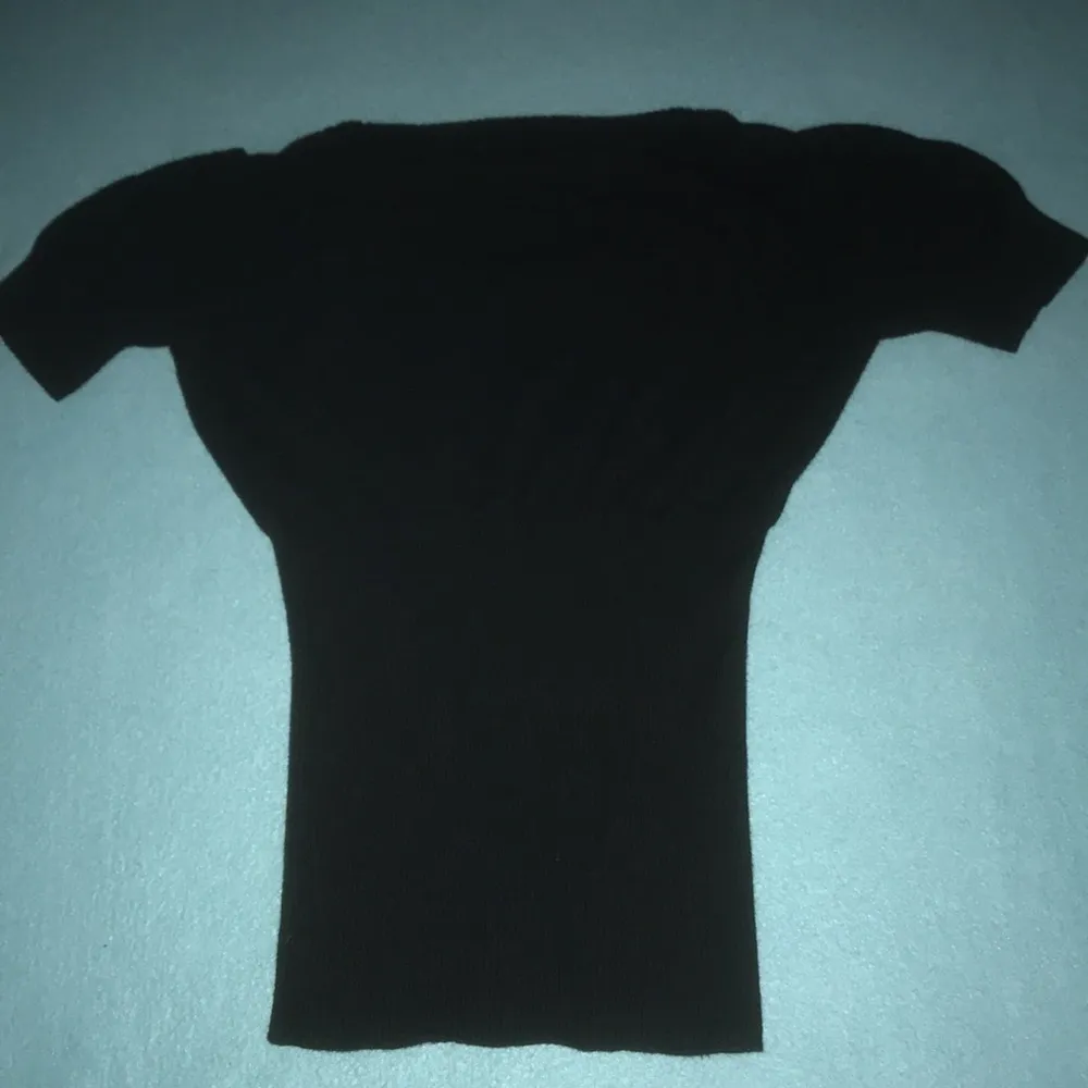 𝅺XOXO vintage puff short sleeve knit sweater button detail on shoulders size M - Image 2