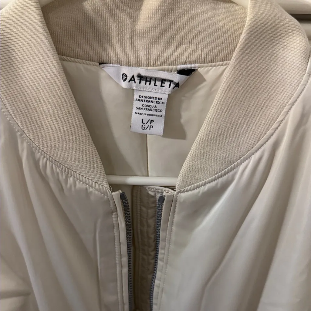 Athleta NWOT Women's Cream Bomber Jacket - Image 3