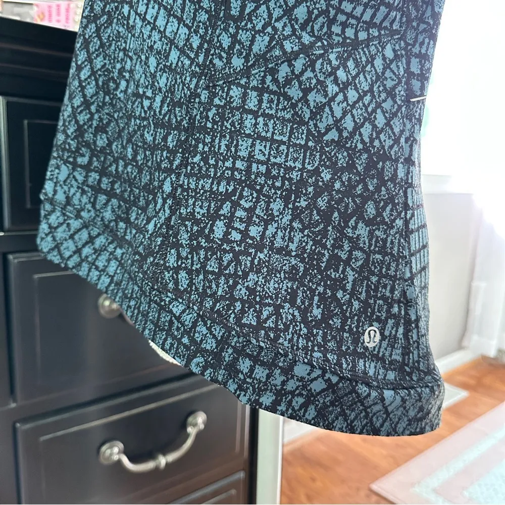 Lululemon Close To Crossing Jacquard Long Sleeve Discontinued Print Size L - Image 8