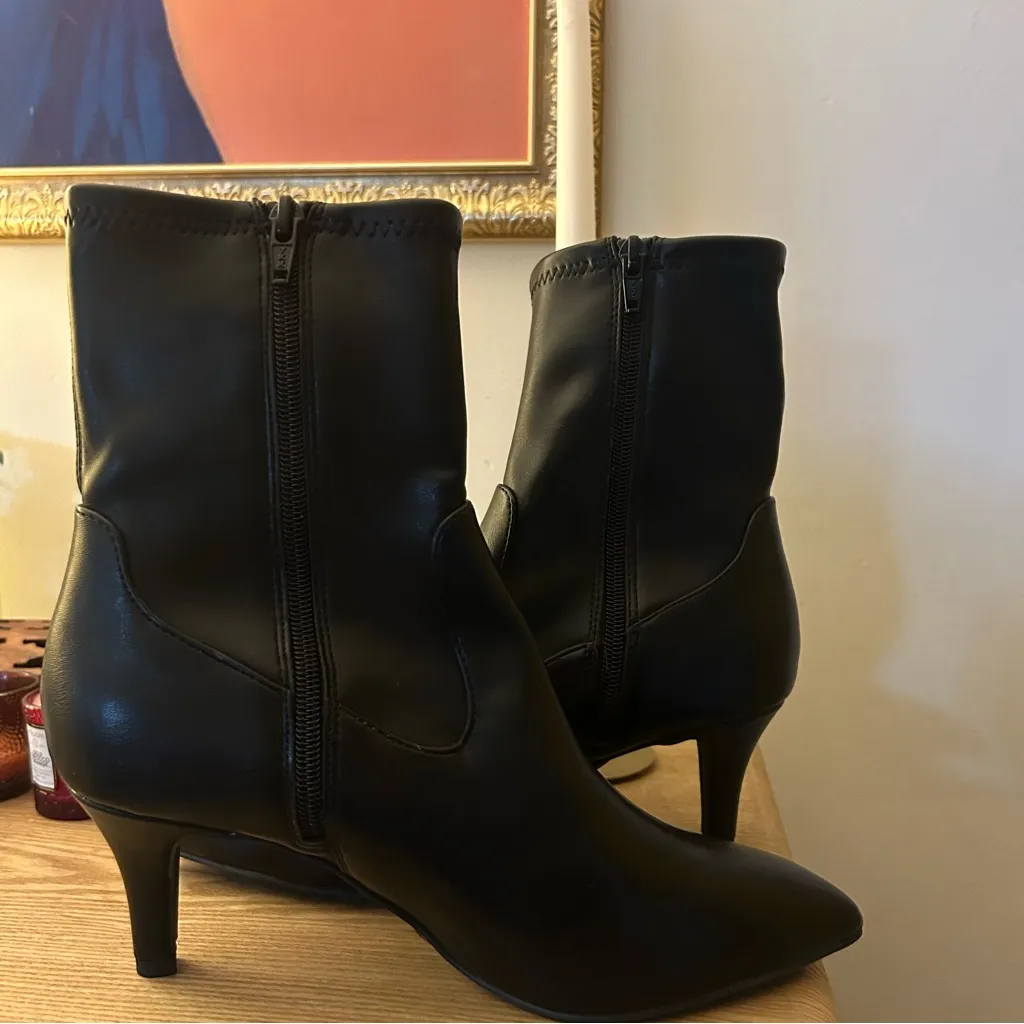 Dolce Vita Alexis Black Ankle Boots Pointed Toe Booties Kitten Heel NEW Size 7.5 - Image 5