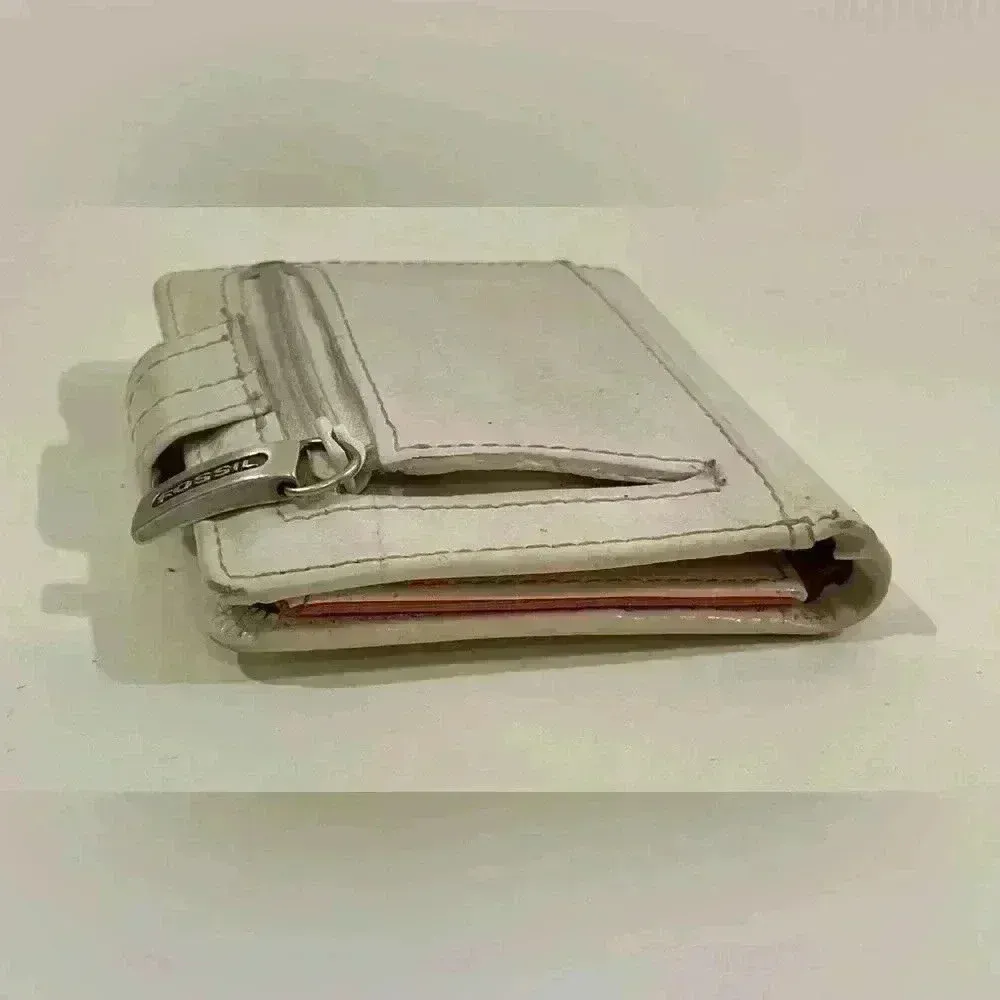 Fossil Women’s 
Logan Mini Multifunction Leather White‎ Wallet - Image 3