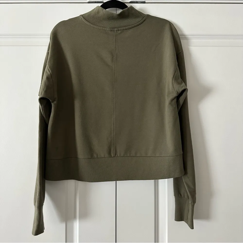 | Women’s French Terry Butter Wash Sweatshirt | Medium - Image 4