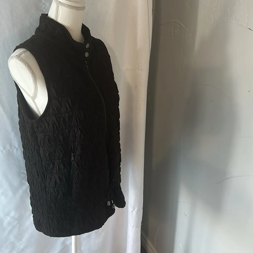 Doe & Rae Dark Quilted Vest - Image 2