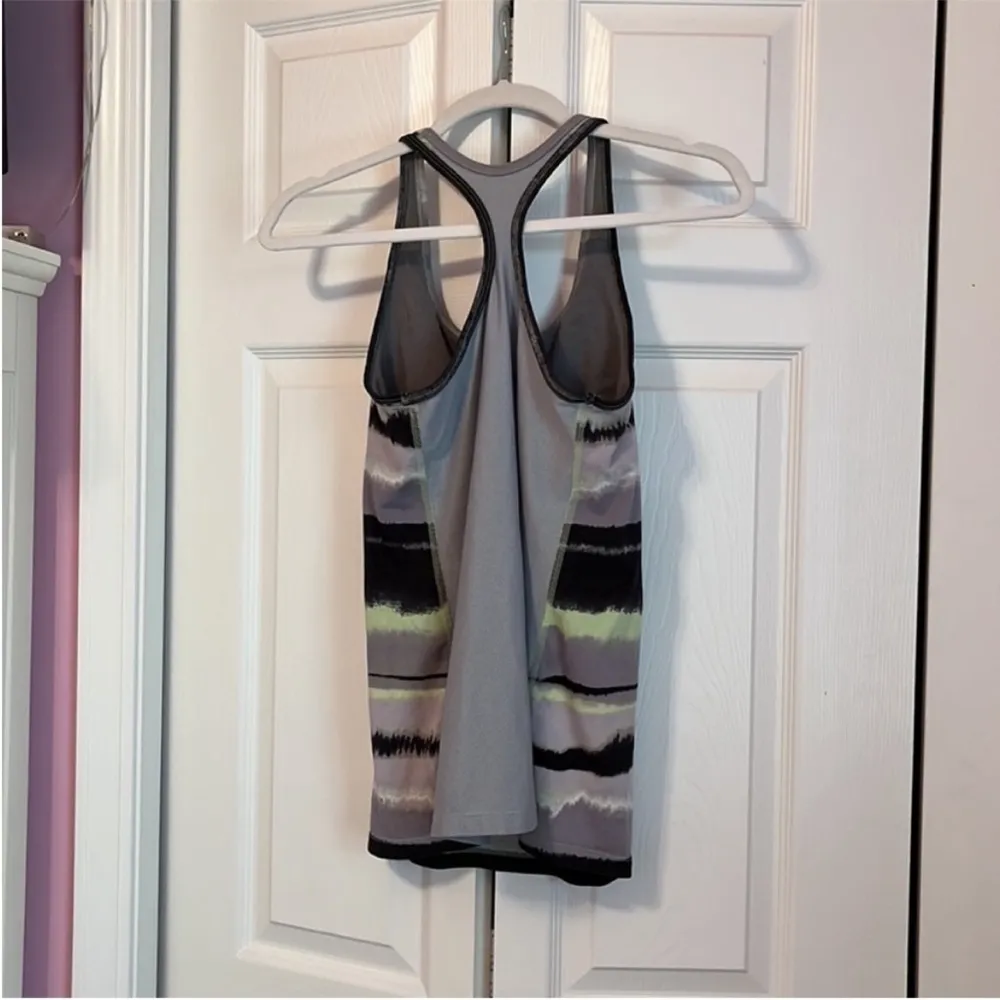 Nike Black and White Tank Top with Racerback - Image 3