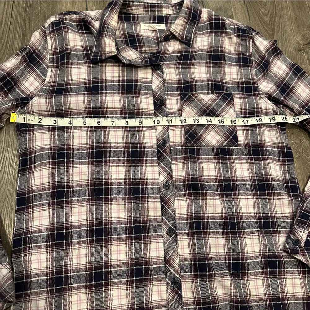 Beach Lunch Lounge Shirt Button Down Women's M Flannel Plaid Navy Orchid Pink - Image 9