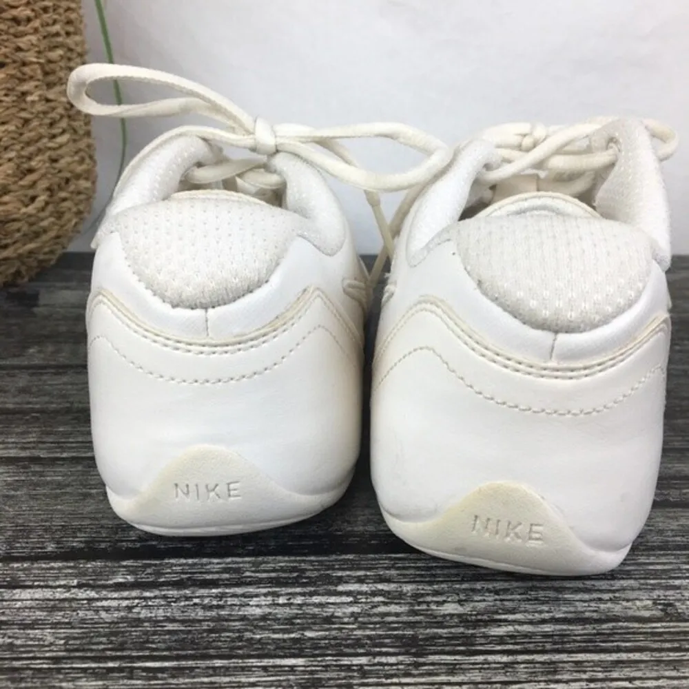 Nike Women’s White Non Marking Court Sport Shoe 7.5 - Image 4