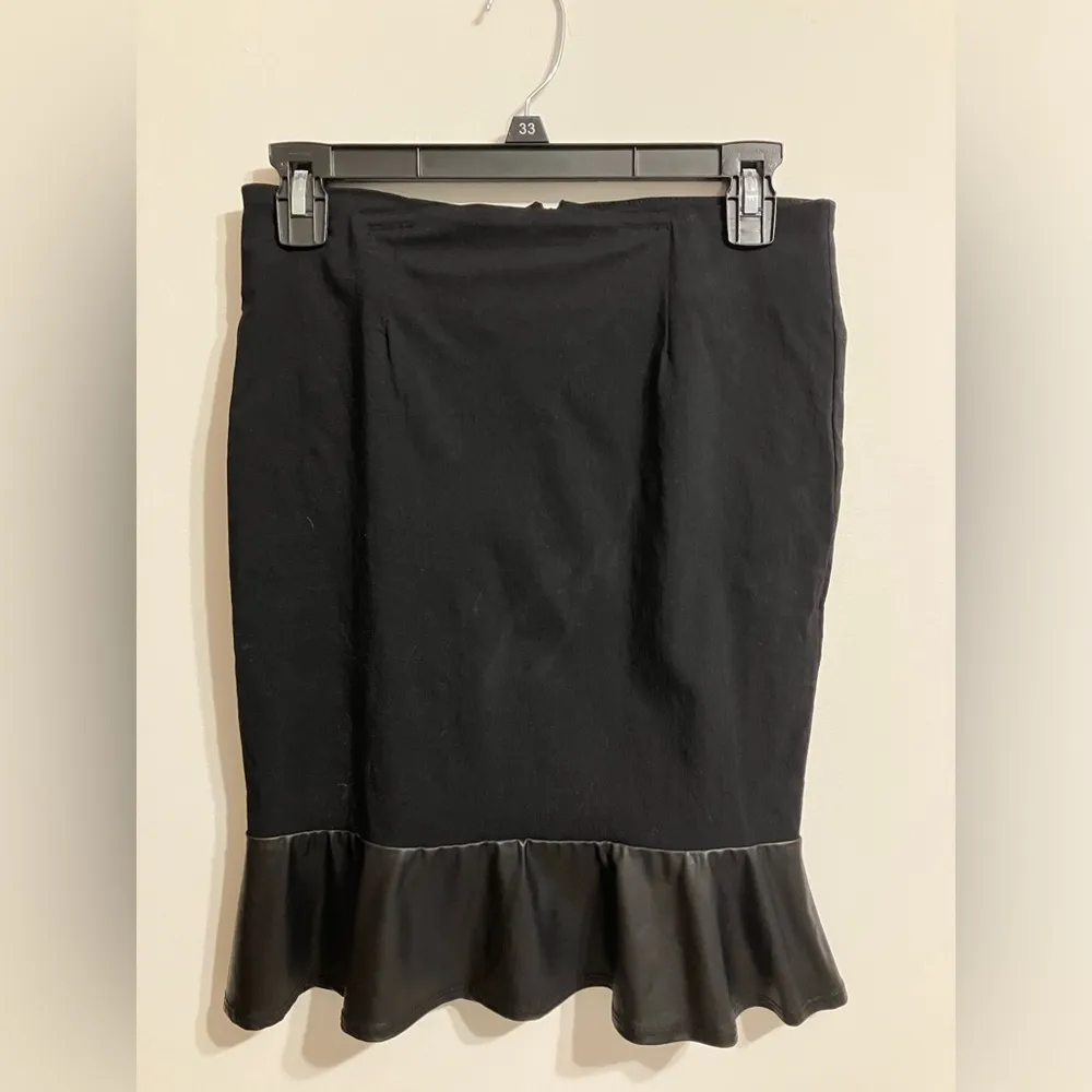 Windsor Pencil skirt with ruffle hem L - Image 2