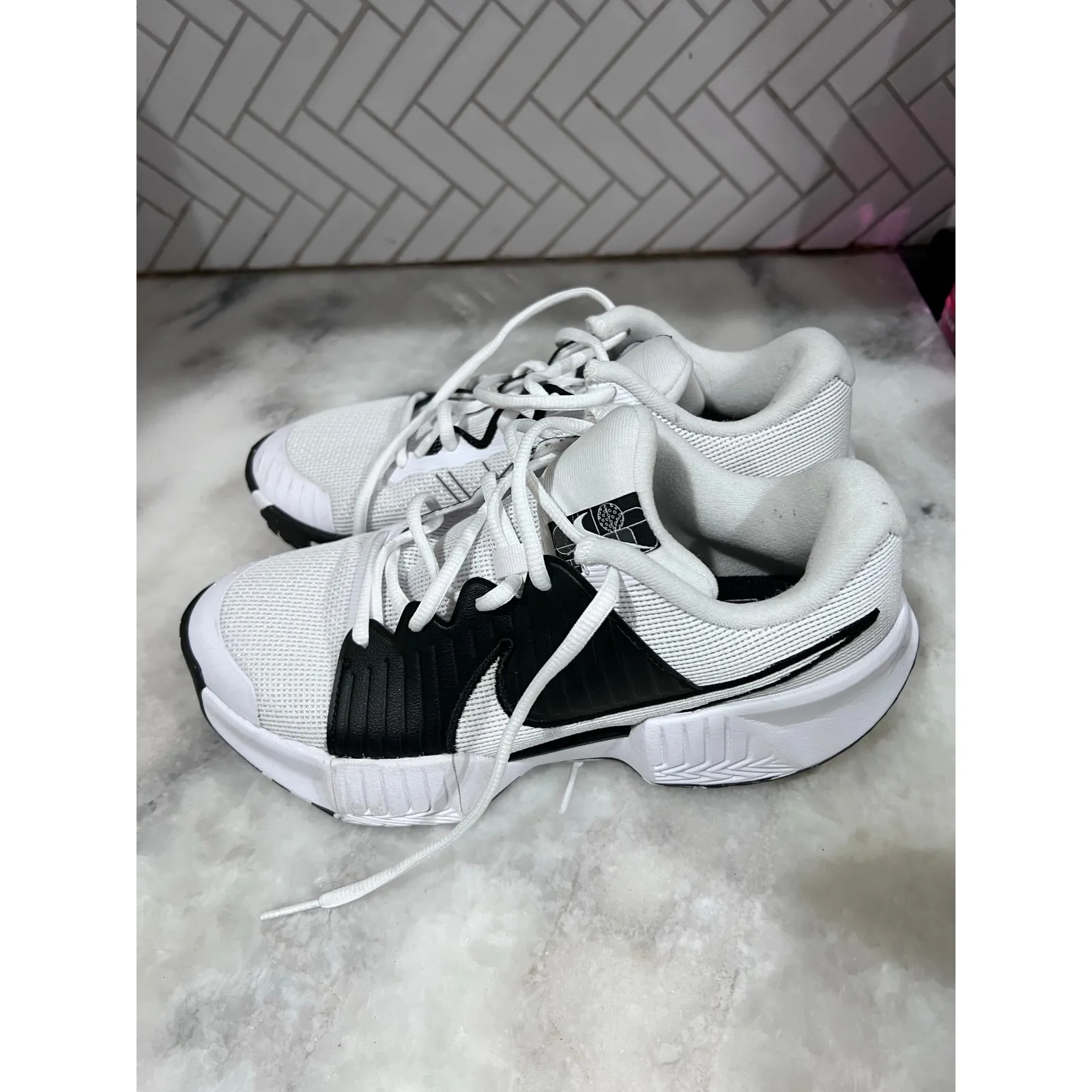 Nike Zoom Challenge Pickleball Women’s 8 White Black Court Shoe FQ4155-100 - Image 2