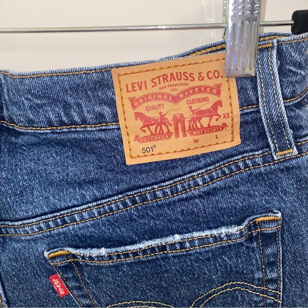 Levi’s 501 Blue Jean High Rise Denim Cut-off Shorts Salsa Shaker 29 - Image 6