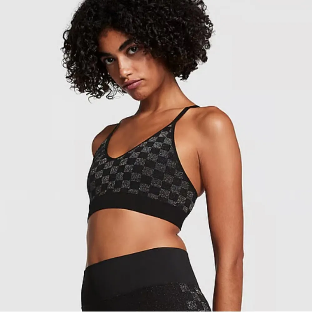 PINK Victoria’s Secret Seamless Lightly Lined‎ Sports Bra - Image 3