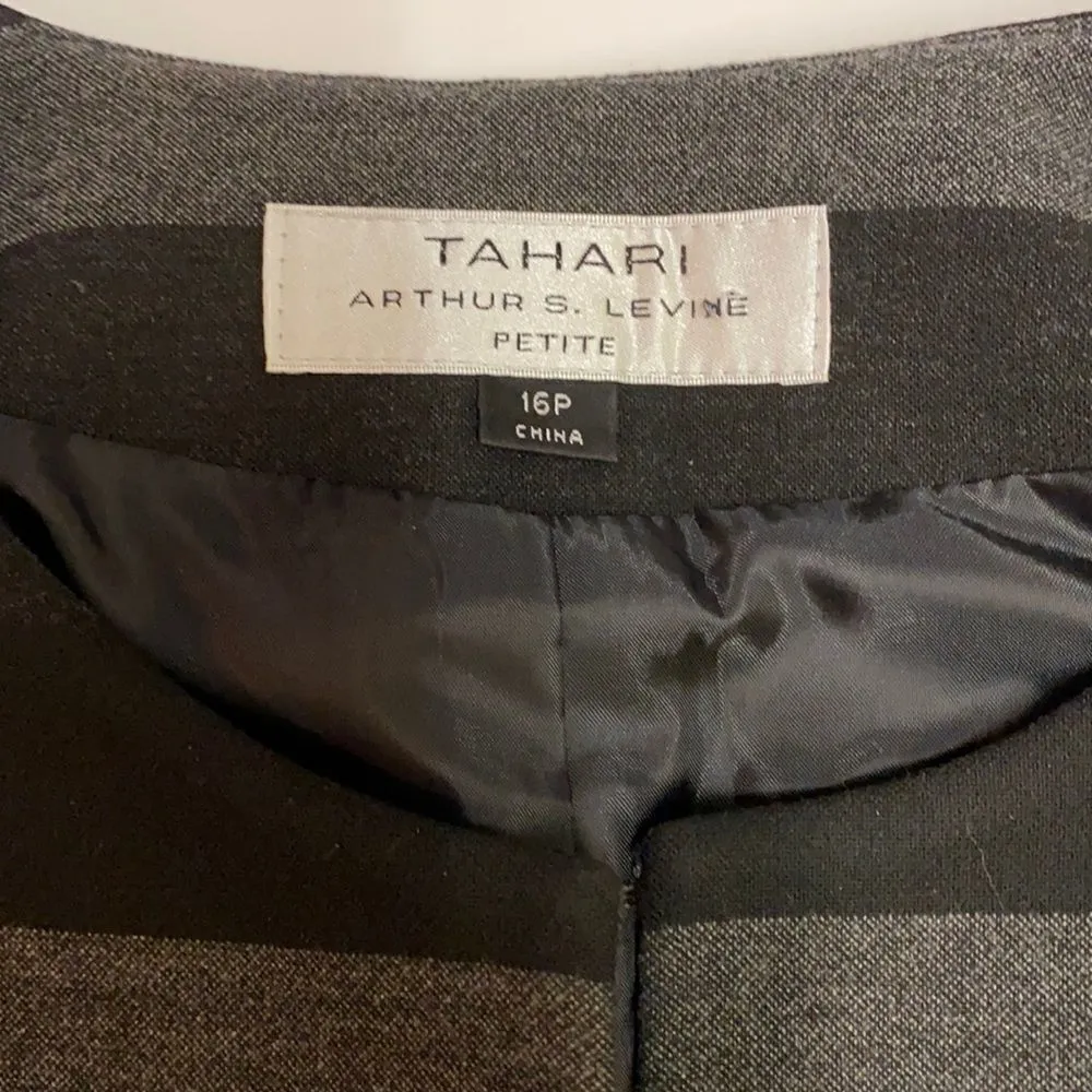 Tahari Arthur S. Levine Plus Striped Blazer D29 - Image 6