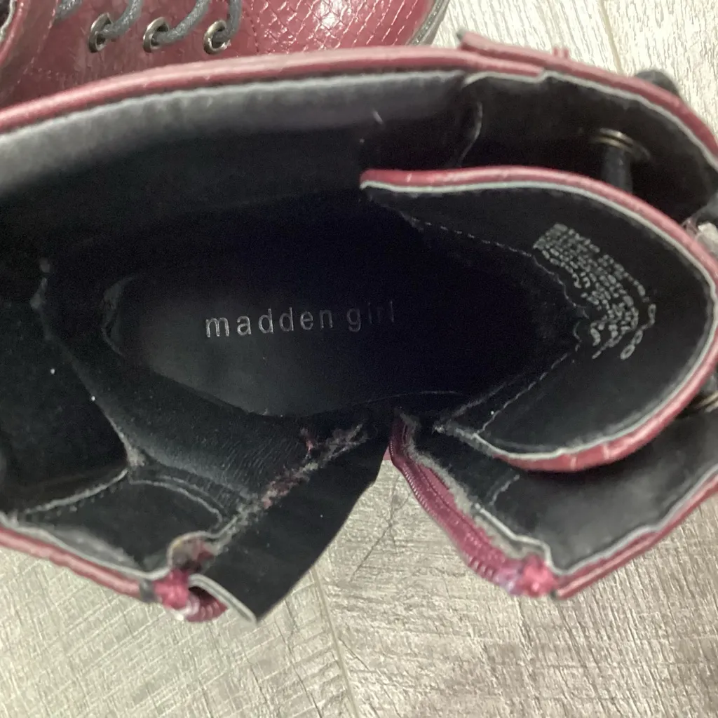 Madden Girl  Coco Croc Embossed Lug Boots Size 5.5 - Image 8