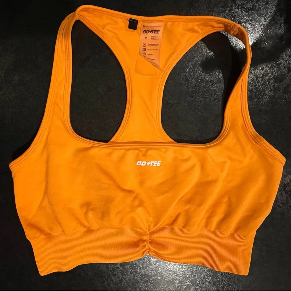 Bo+tee sports bra orange Med athletic wear gym work out yoga sporty bold athlete - Image 2