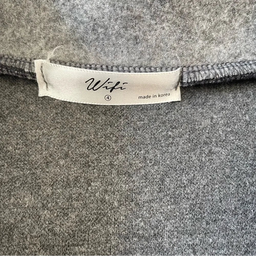 Korean crop flannel grey jacket size 4 made in Korea NWT - Image 3