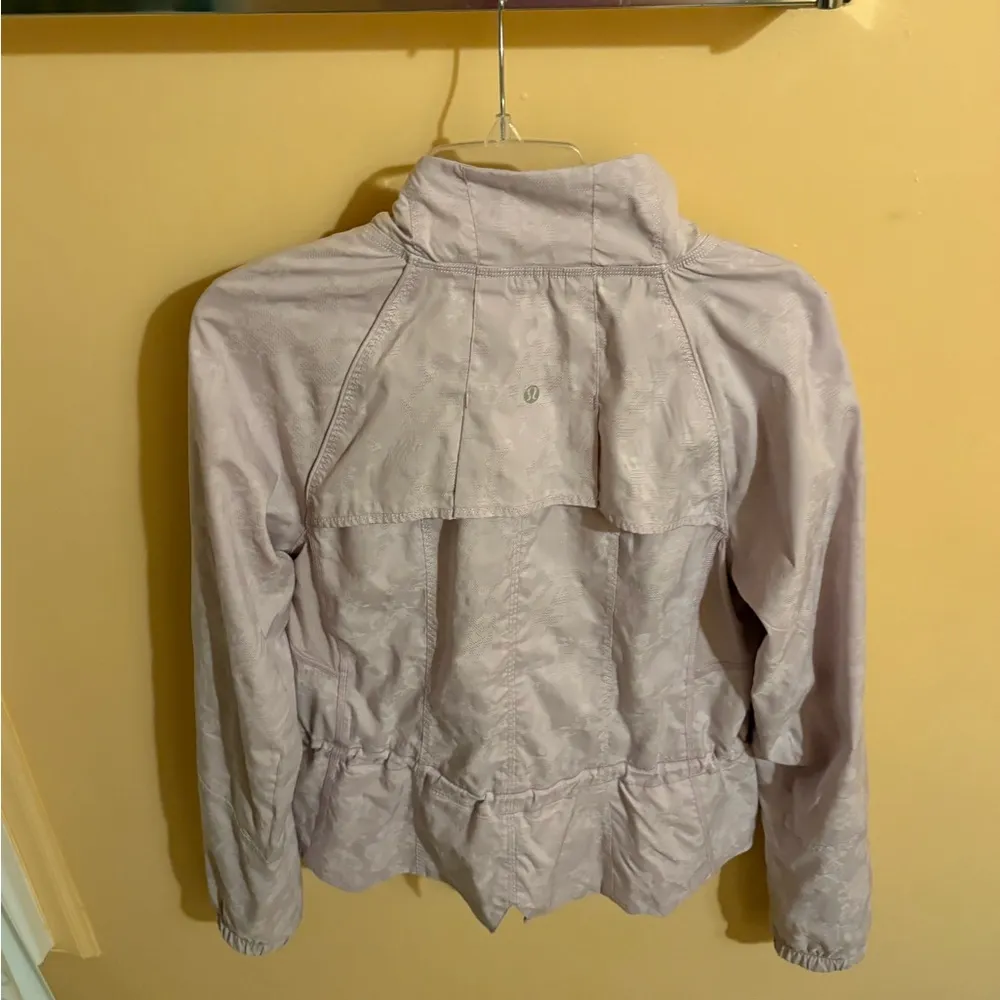 Run Travel to Track Jacket in Rose Quartz - Image 8