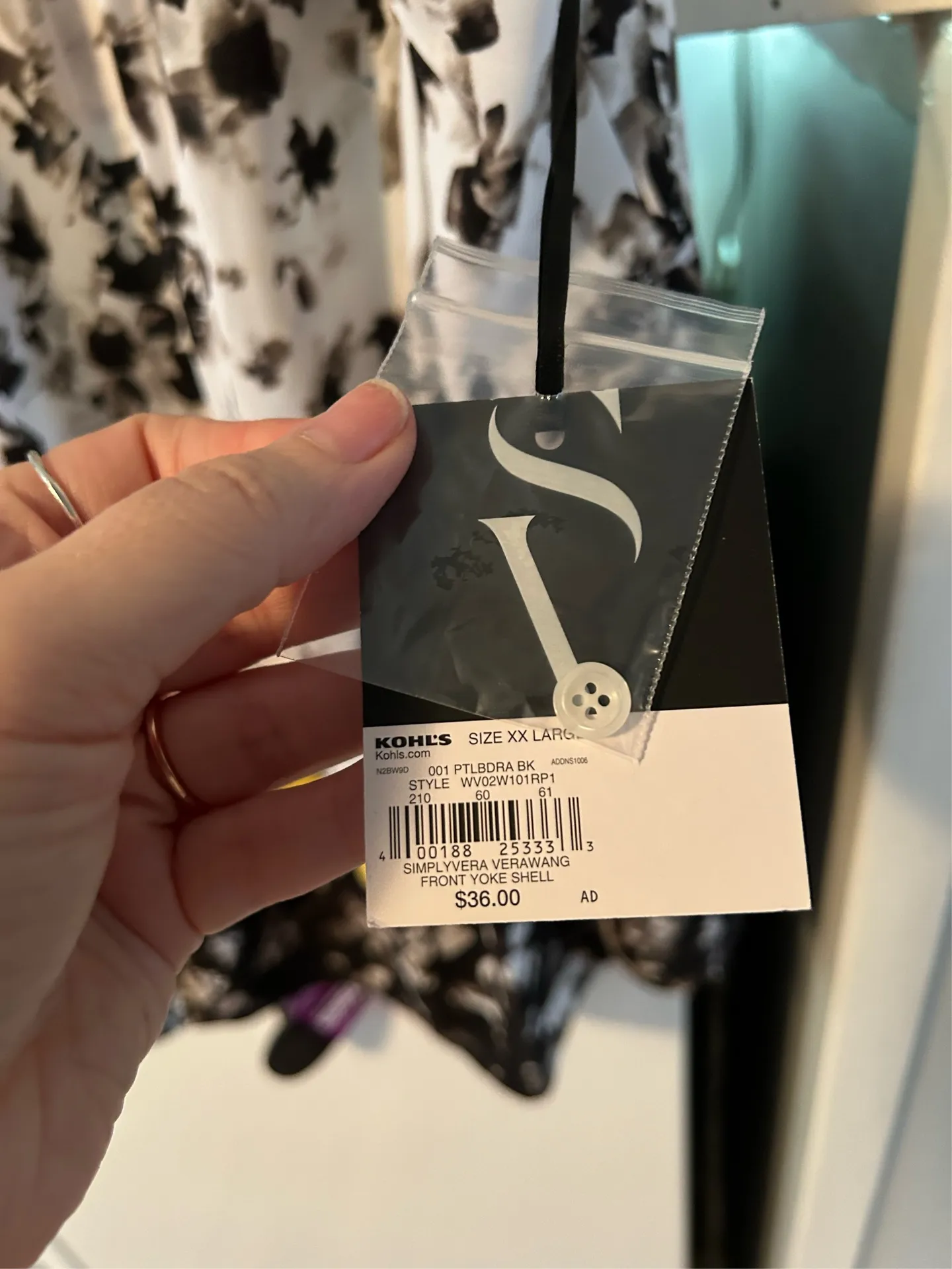 NWT Simply Vera Patterned Tank - Image 3