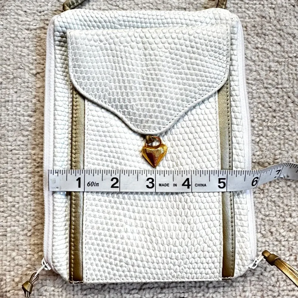 Vintage Lisette New York Embossed Pearlescent White Leather Pochette Crossbody - Image 4