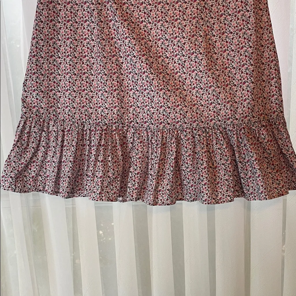 Kittenish Floral‎ V-Neck Dress - Image 5