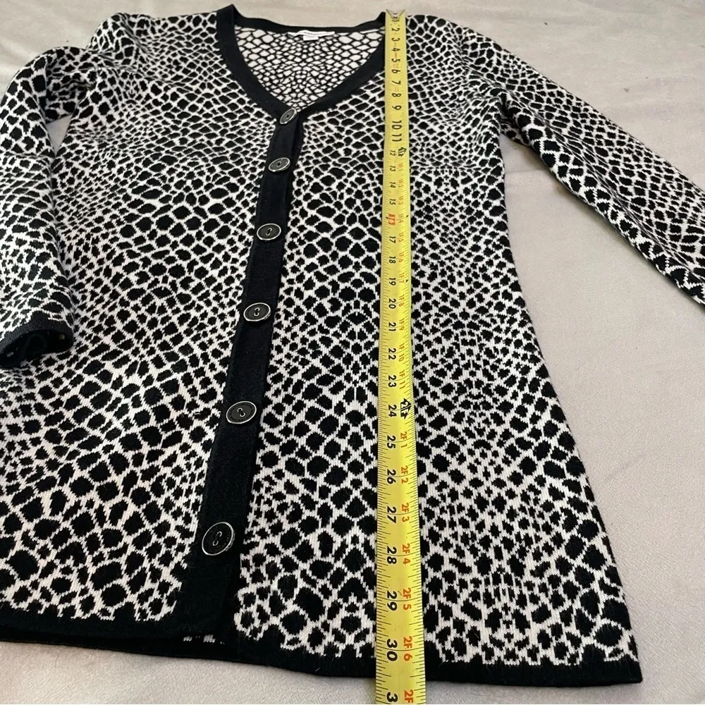 black and white snakeskin patterned cardigan sweater by Isaac Mizrahi - Image 10