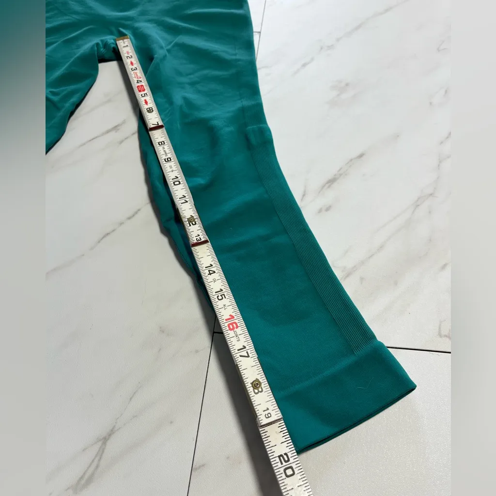 Lululemon Flow Cropped seamless green leggings size 4 - Image 8