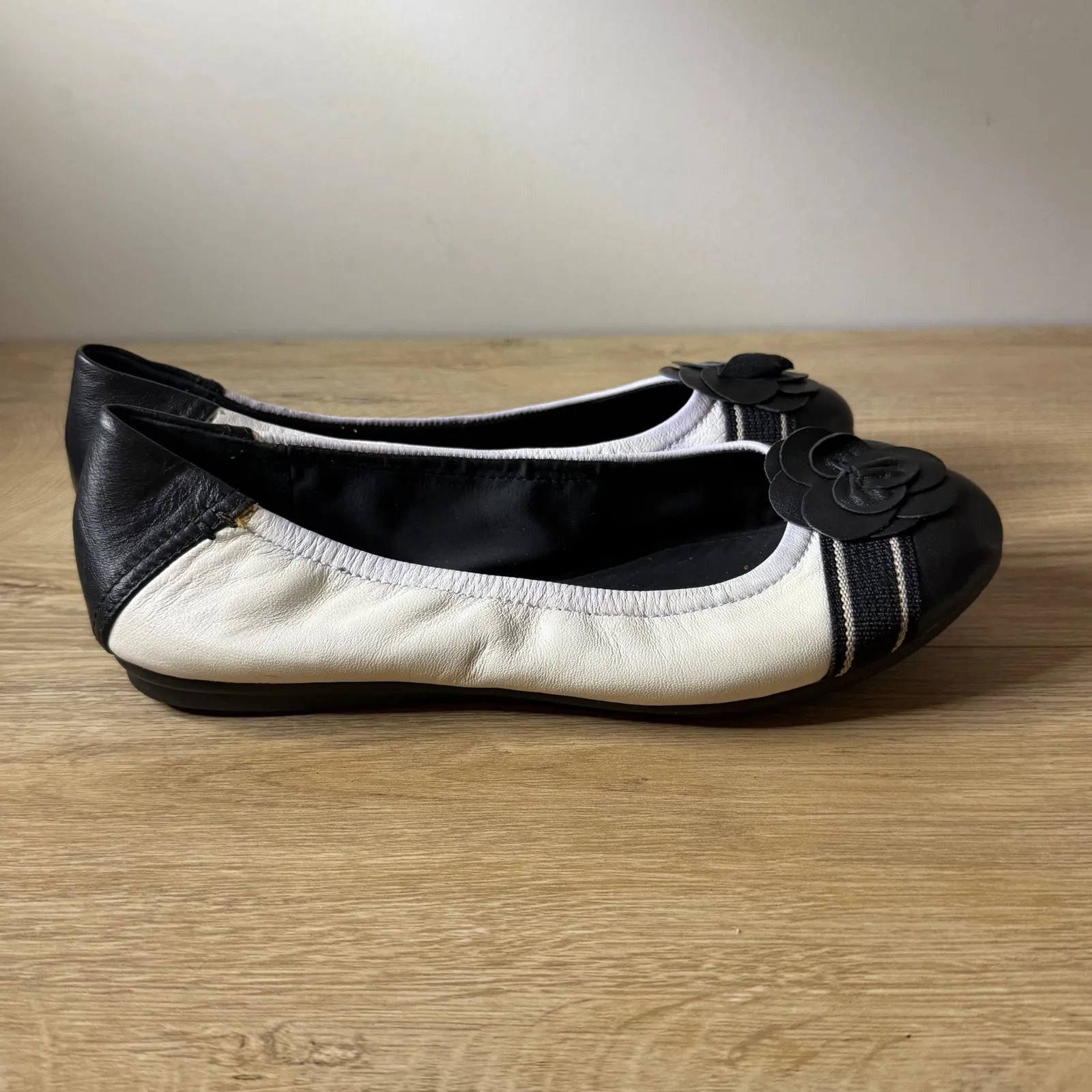 Easy Spirit e360 Black White Floral Ballet Flats Comfort Walking Shoes Womens 8W - Image 2