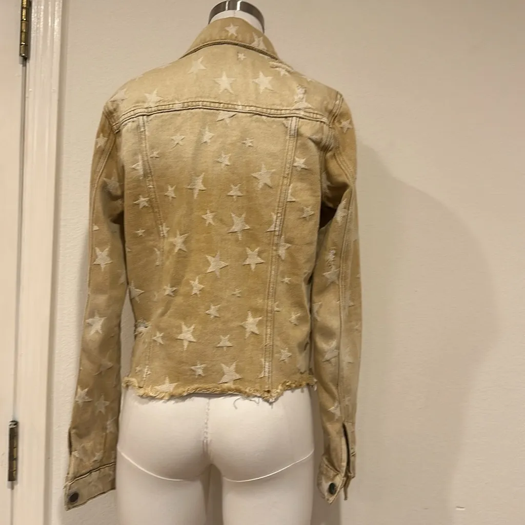 Kut from the Kloth Julia Crop Jacket in Khaki Stars - Image 10