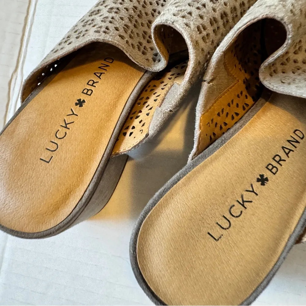 Lucky Brand Grey Leather Lazer Cut Peep Toe Heeled Sandals Womens 6 Casual Mule - Image 3