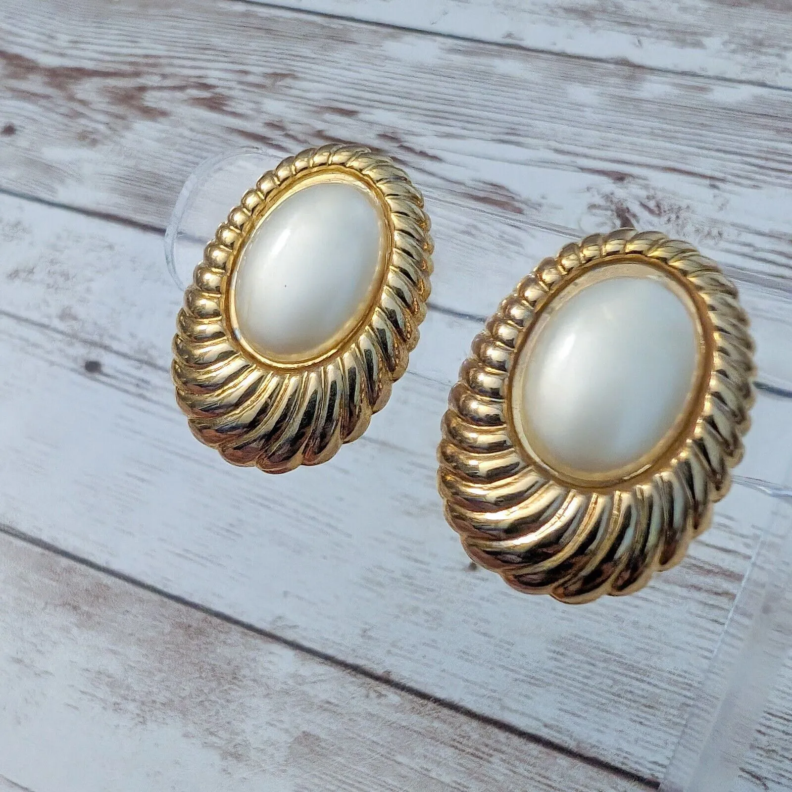 Vintage Clip On Earrings - Image 2