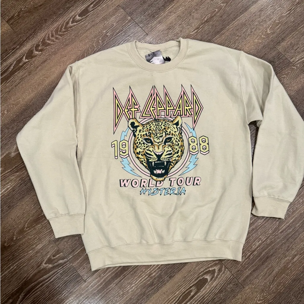 Def Leppard Beige World Tour Sweatshirt NWT size M - Image 1