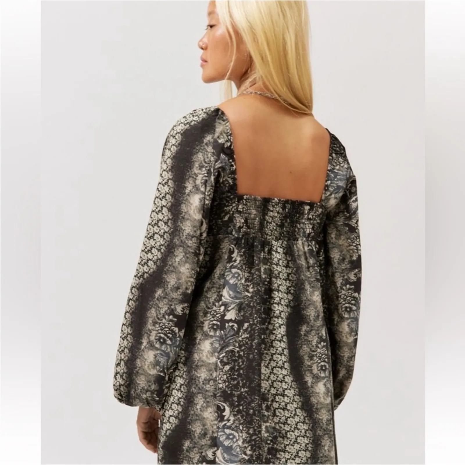 Urban Outfitters Vivienne‎ Printed Sweetheart Neck Mini Dress M - Image 7