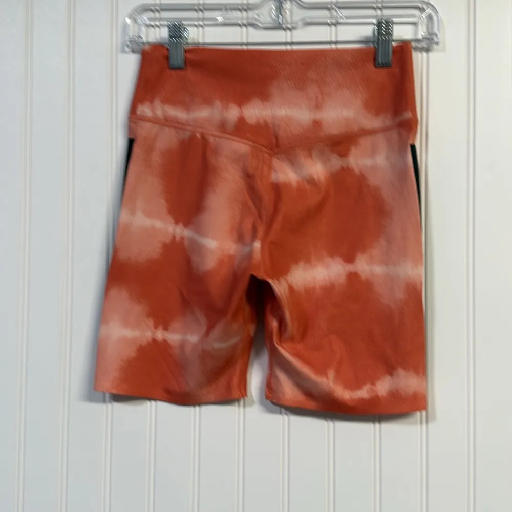 Nike Dri Fit Women's Orange Tie-Dye Shorts Athletic Workout Black Stripe Size S - Image 4