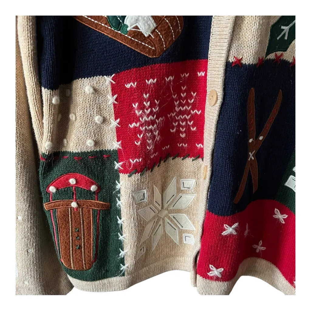 Vintage Holiday Lodge Winter Theme Sweater Cardigan. Size Large. - Image 5