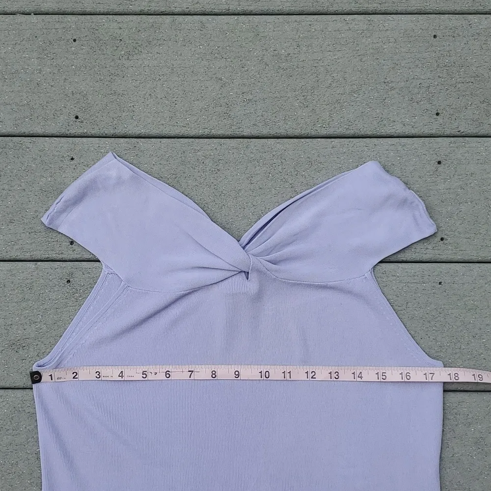 Larry Levine Knotted Neck Sleeveless Ribbed Top - Image 9