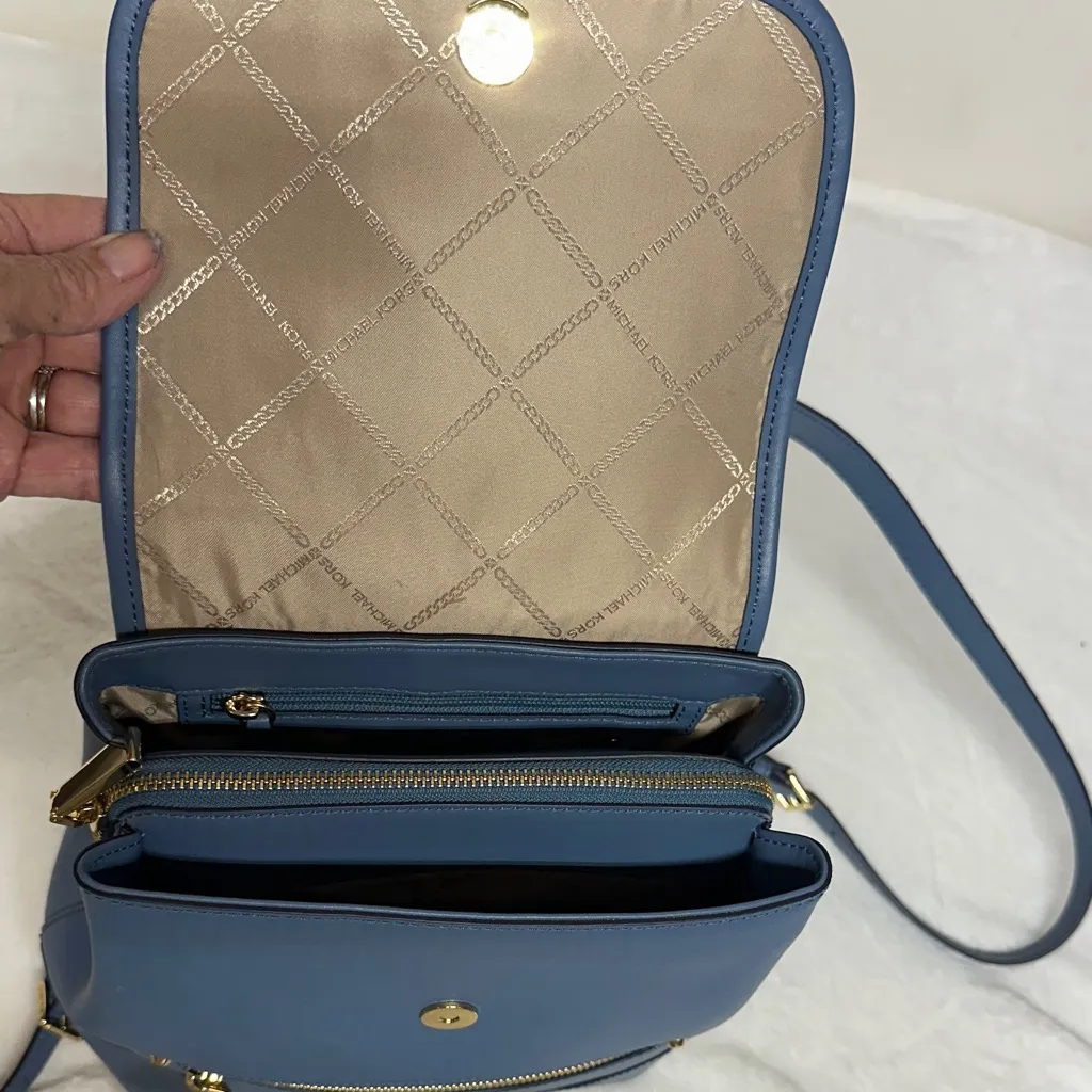 Michael Michael Kors

NEW HARRISON MEDIUM SAFFIANO LEATHER BACKPACK MSRP 358 - Image 9