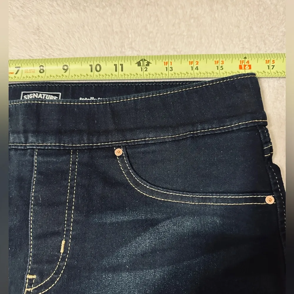 Signature Levi Strauss Gold Totally Shaping Pull-On Skinny Jean Tummy Control - Image 7