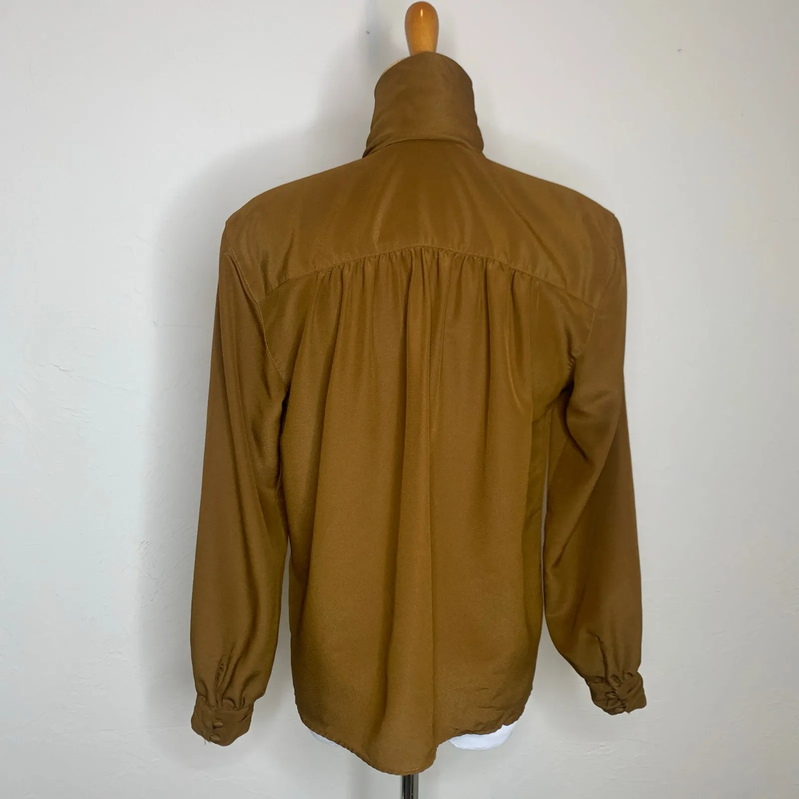 Jones New York Petite Sz 6 Camel Brown Blouse 90s High Neck - Image 2