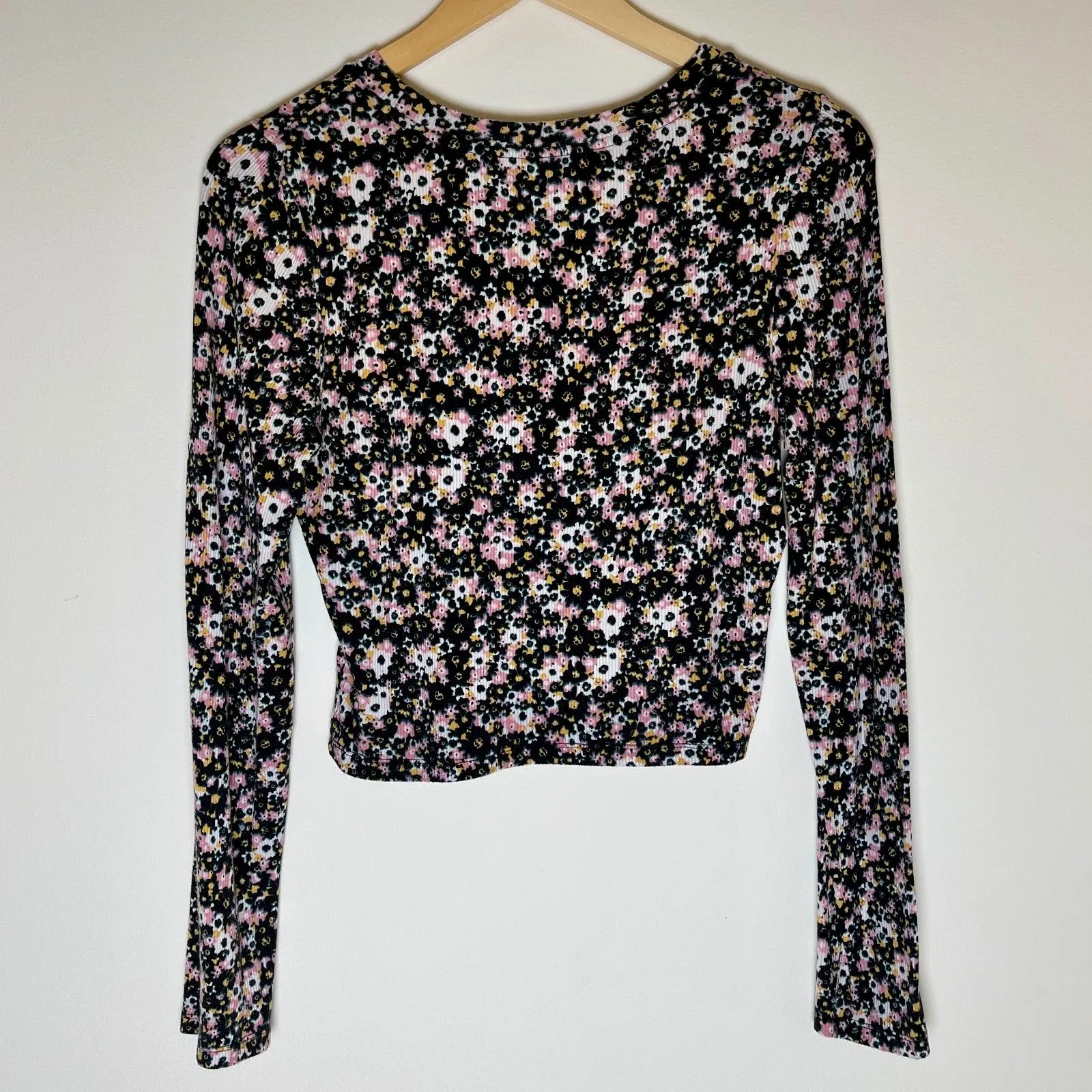 Wild Fable | Black Floral Ribbed Long Sleeve Top | Medium - Image 2