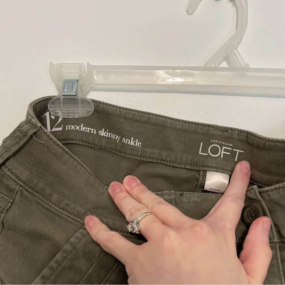 ANN TAYLOR LOFT Outlet Modern Skinny Ankle Olive Green Cropped Crop Jeans Pants - Image 4