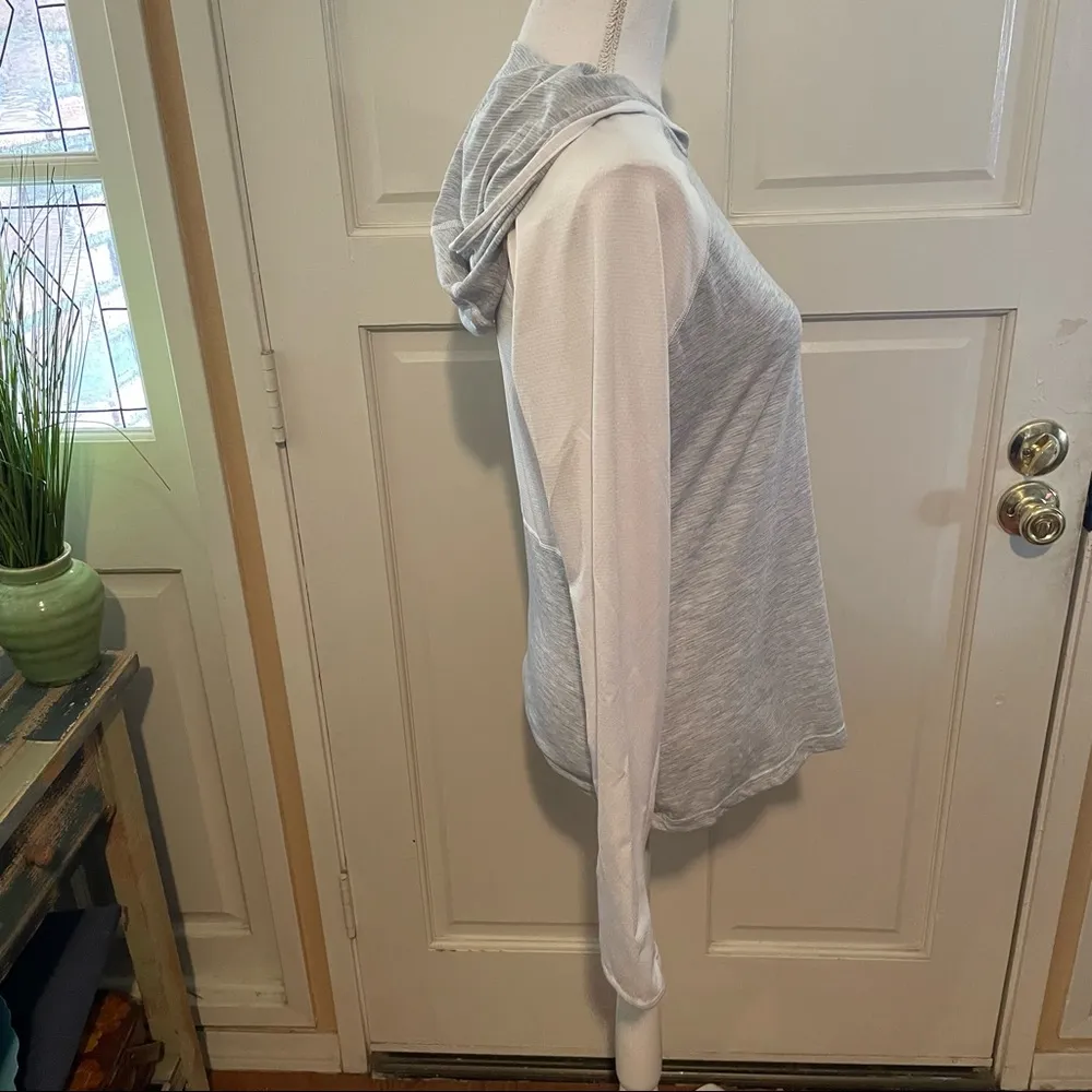 The North Face Women’s Long Sleeve Hooded T-Shirt - Image 3